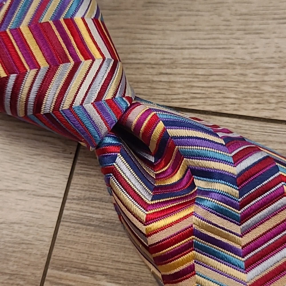 DUCHAMP London Metallic Multicolor Zig Zag Striped Pattern Silk Tie RARE NEW